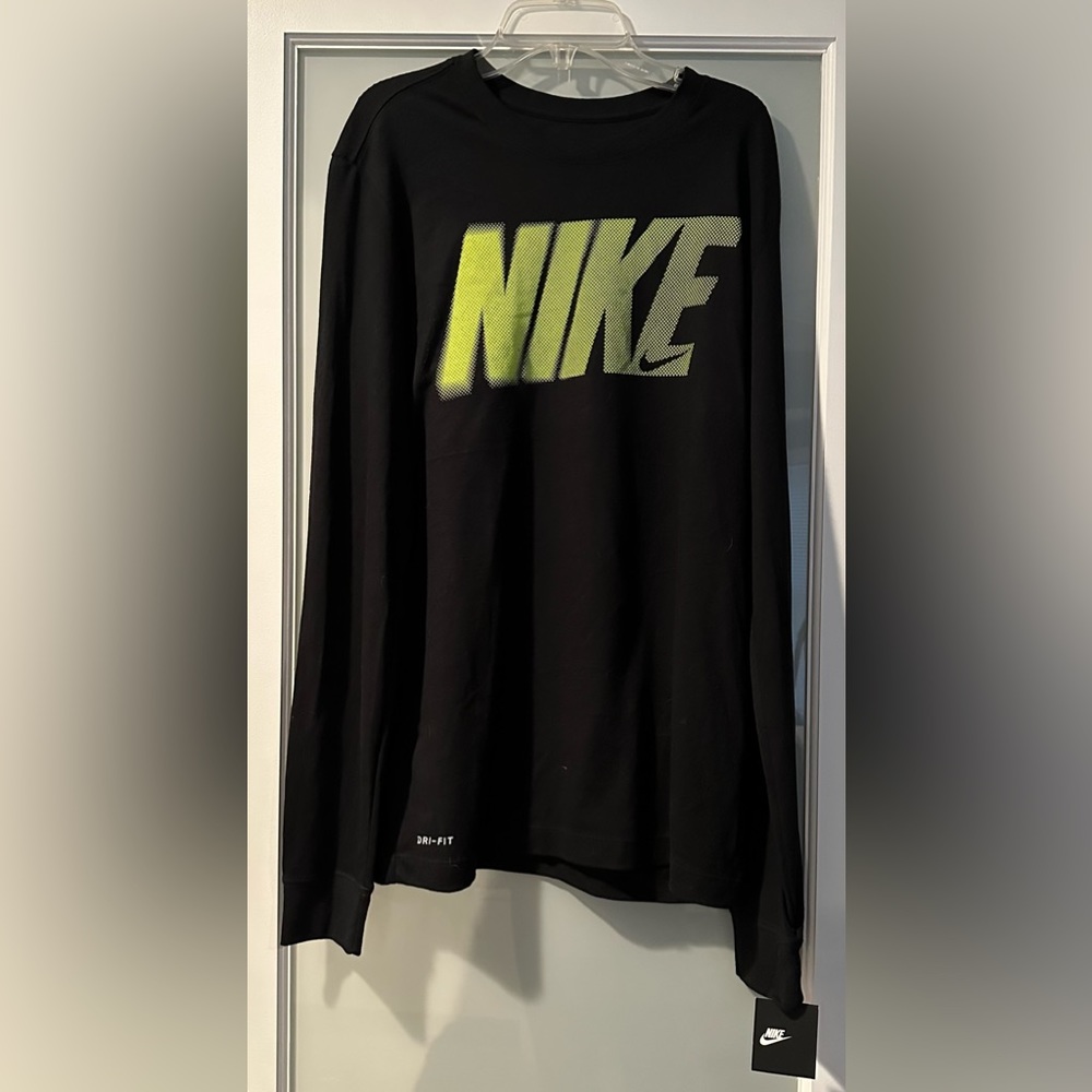 New Nike Black Dri-Fit long sleeve tee. Boys Medium
